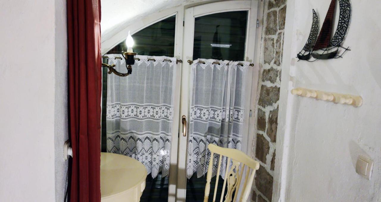 Apartment Alena With Terrace And Garden Center Jelsa Jelsa  Eksteriør bilde